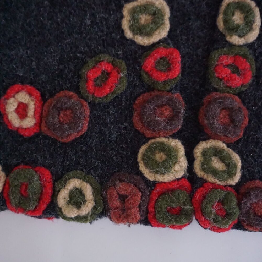 Vintage Afrika Charcoal Wool Crochet Floral Appliqué Cardigan Boho Grandmacore S - Picture 6 of 8